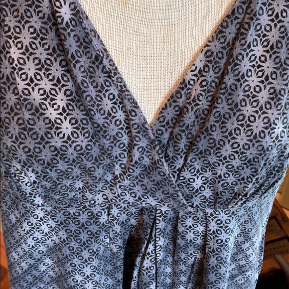 Daisy Fuentes Gray & Black Print Top Large - Picture 2 of 5